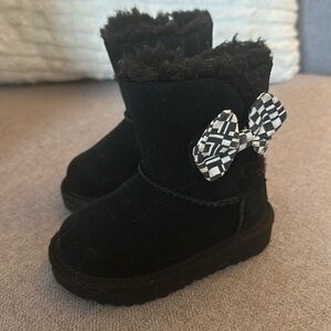 Toddler girl uggs
